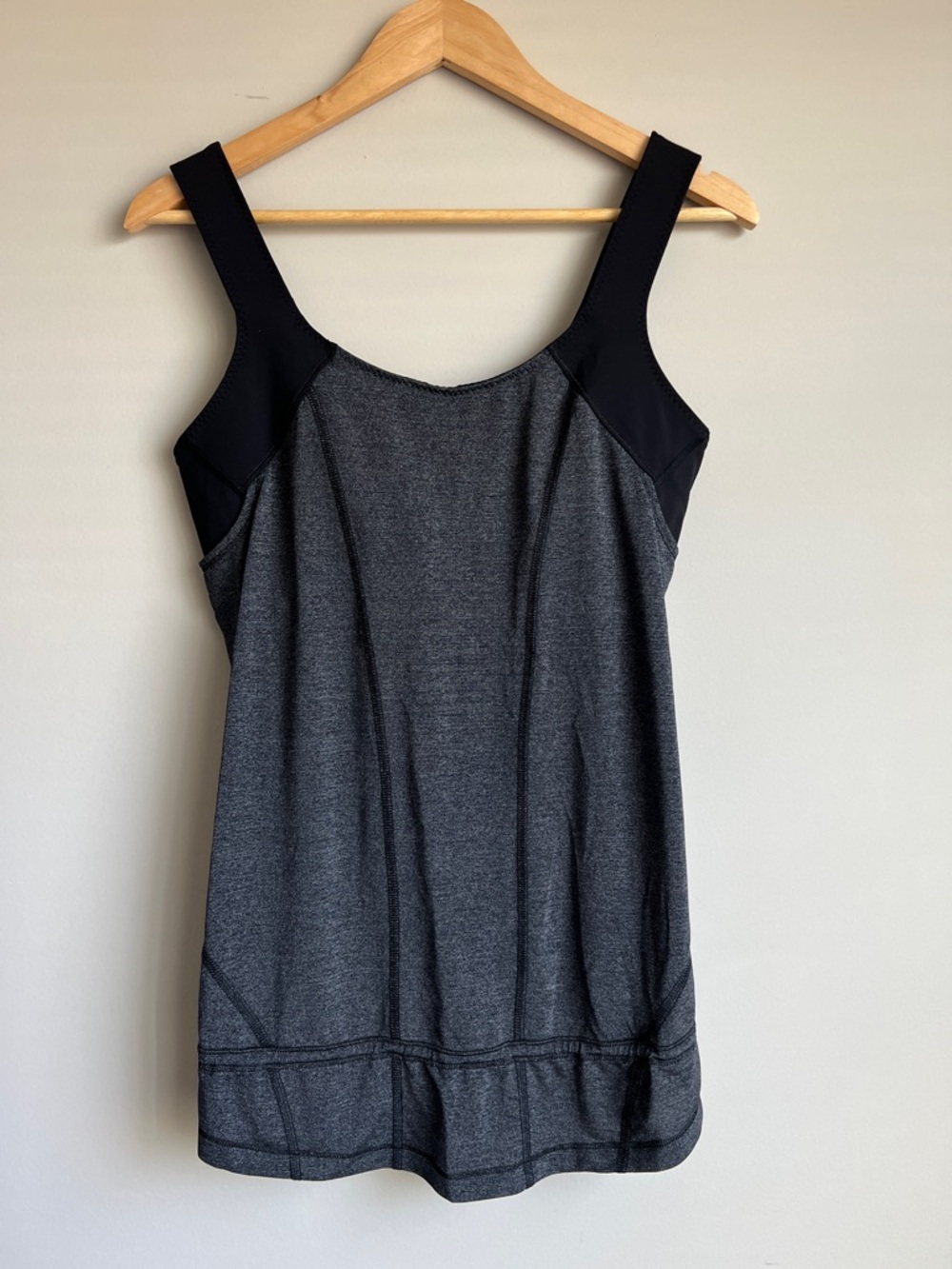 Lululemon Gray & Black Tank Size 10 Large